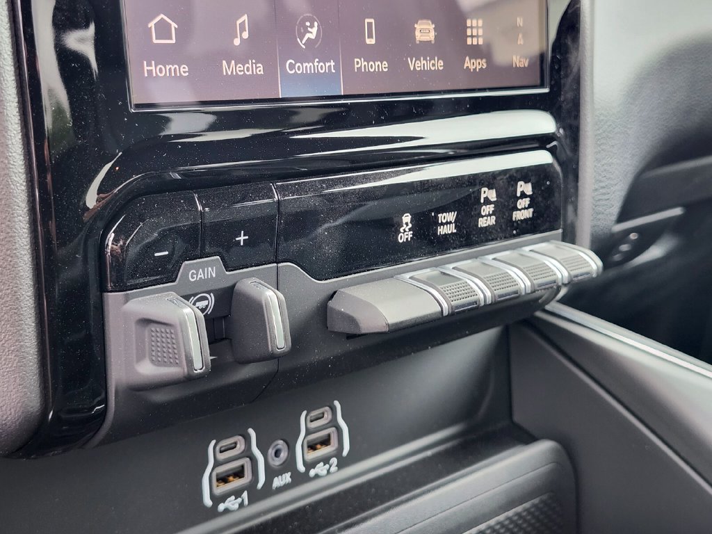 New 2026 RAM 2500 Big Horn AWD/4WD image 26