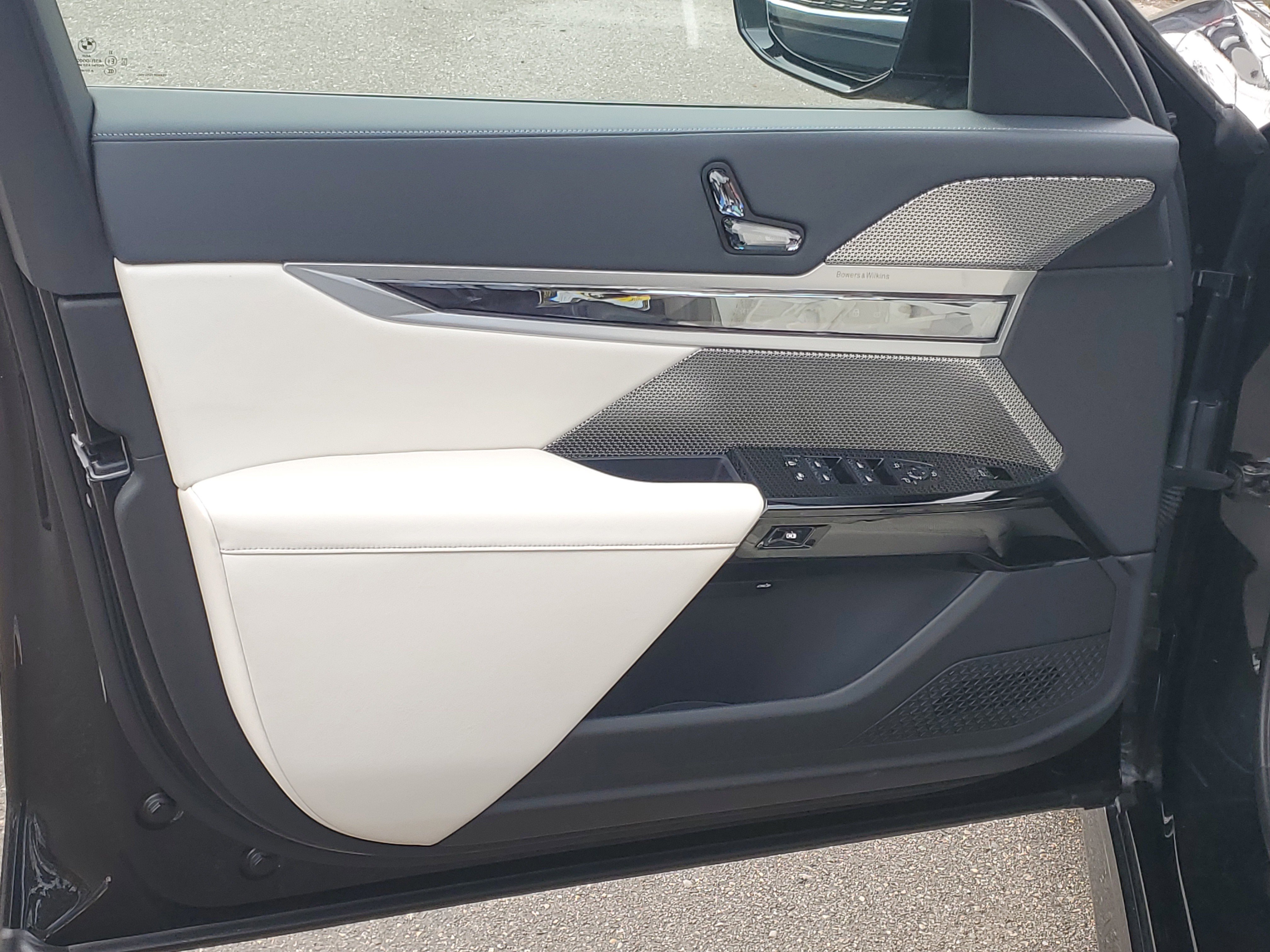 Certified 2023 BMW 760i xDrive w/ Executive Package image 5