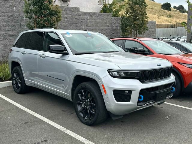 Used 2023 Jeep Grand Cherokee 30th Anniversary AWD/4WD image 2