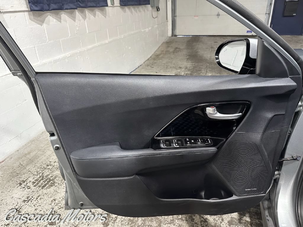 Used 2019 Kia Niro EX Premium w/ Cold Weather Package 1.0 FWD image 22