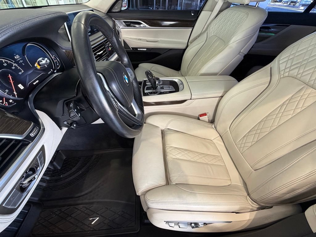 Used 2016 BMW 750i RWD image 20