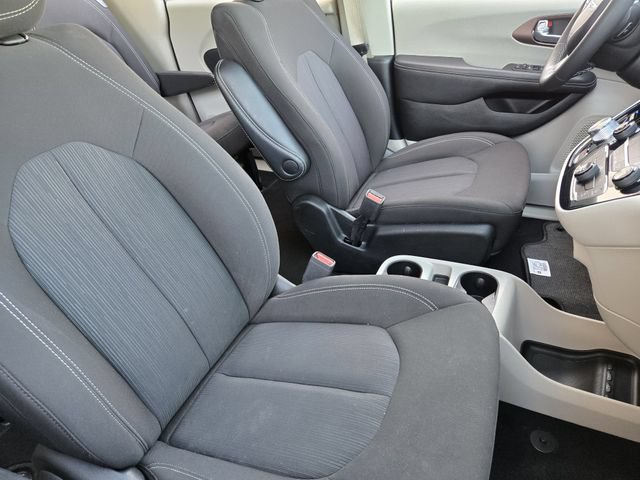 Certified 2023 Chrysler Voyager LX FWD image 14