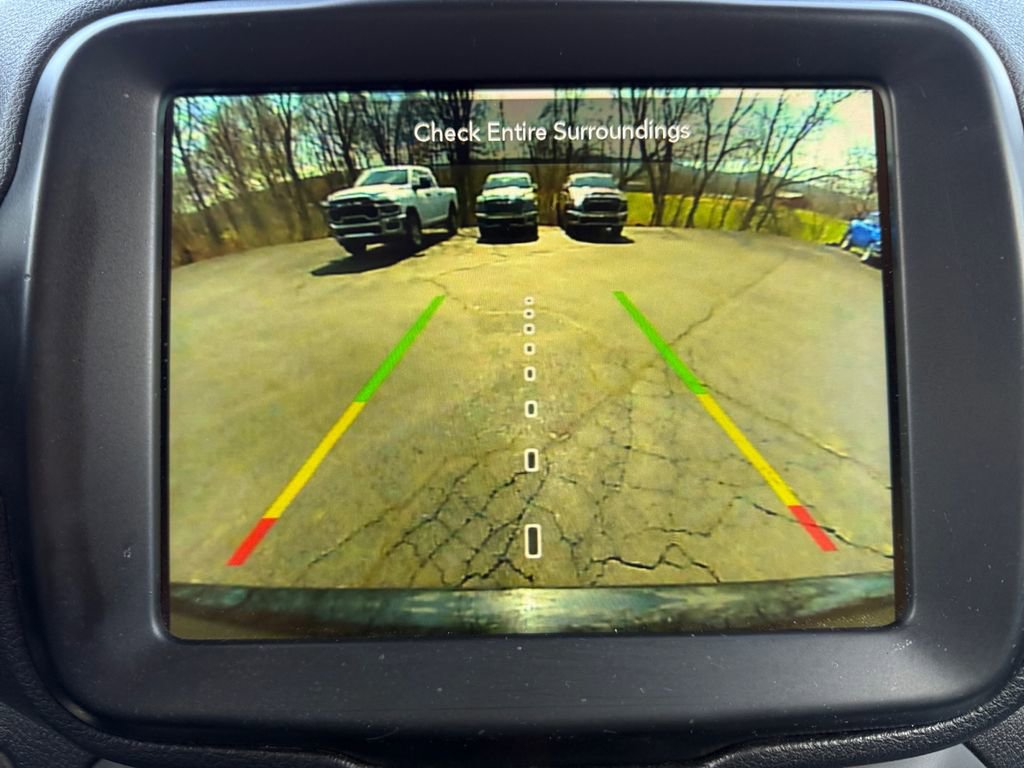 Used 2023 Jeep Renegade Latitude AWD/4WD image 13