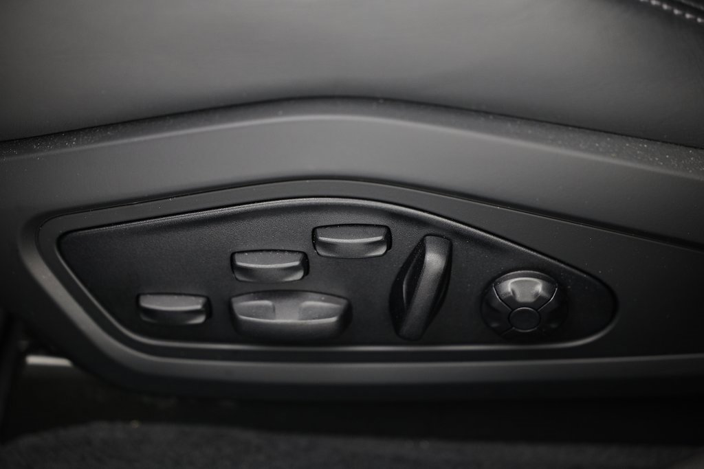 Certified 2024 Porsche Taycan GTS image 25