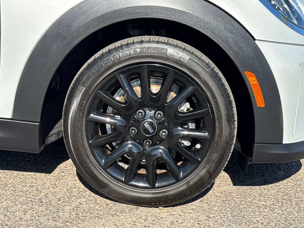 Used 2023 MINI Cooper 2-Door Hardtop FWD image 7