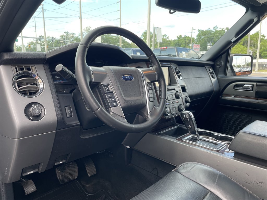 Used 2015 Ford Expedition Platinum AWD/4WD image 16