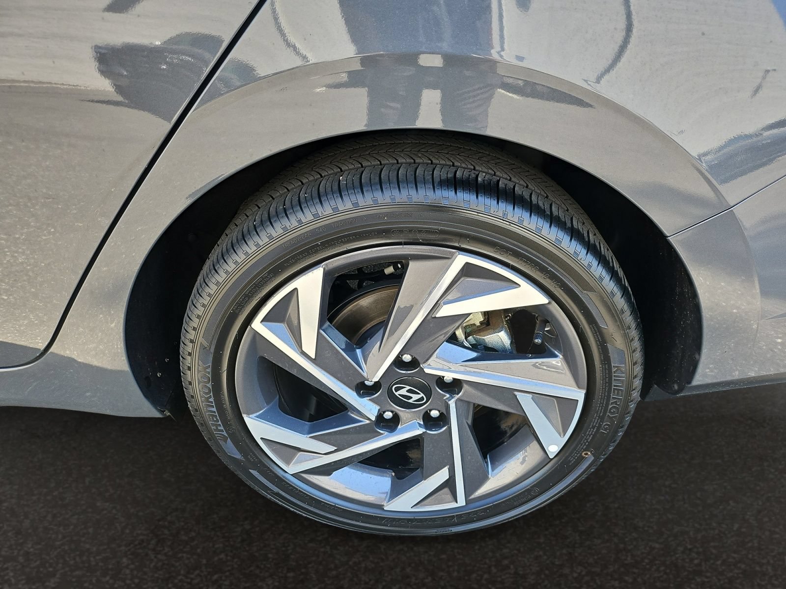 Used 2025 Hyundai Elantra SEL FWD image 46