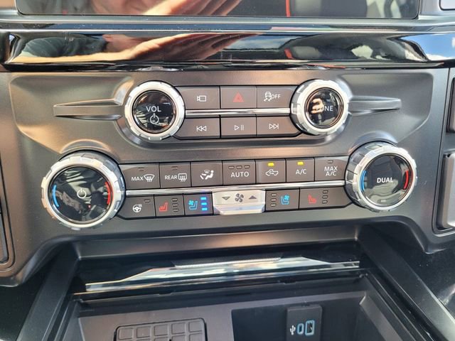 New 2026 Ford F250 Lariat w/ Black Appearance Package image 25