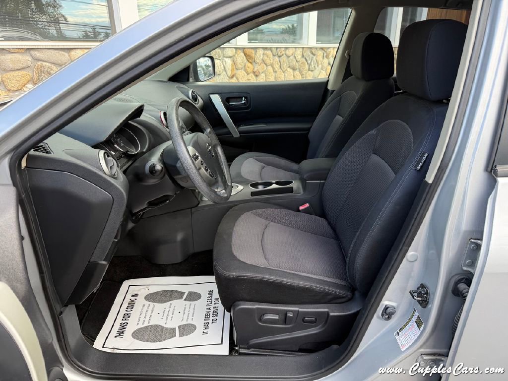 Used 2011 Nissan Rogue SV image 3