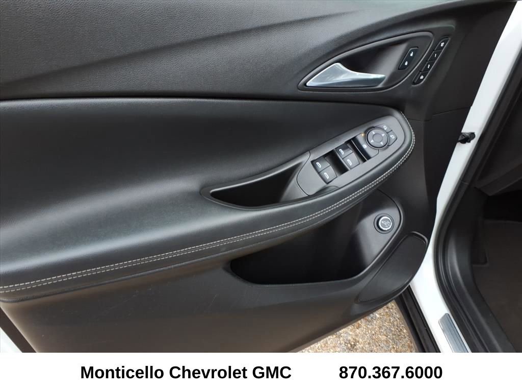 Used 2022 Buick Encore GX Essence w/ Experience Buick Package image 13