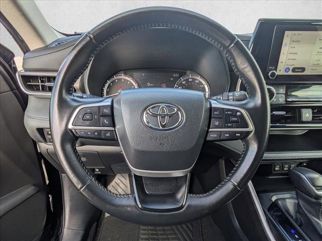 Used 2023 Toyota Highlander LE image 11
