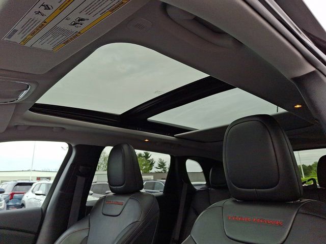 Certified 2021 Jeep Cherokee Trailhawk w/ Sun, Sound & Nav Group AWD/4WD image 18