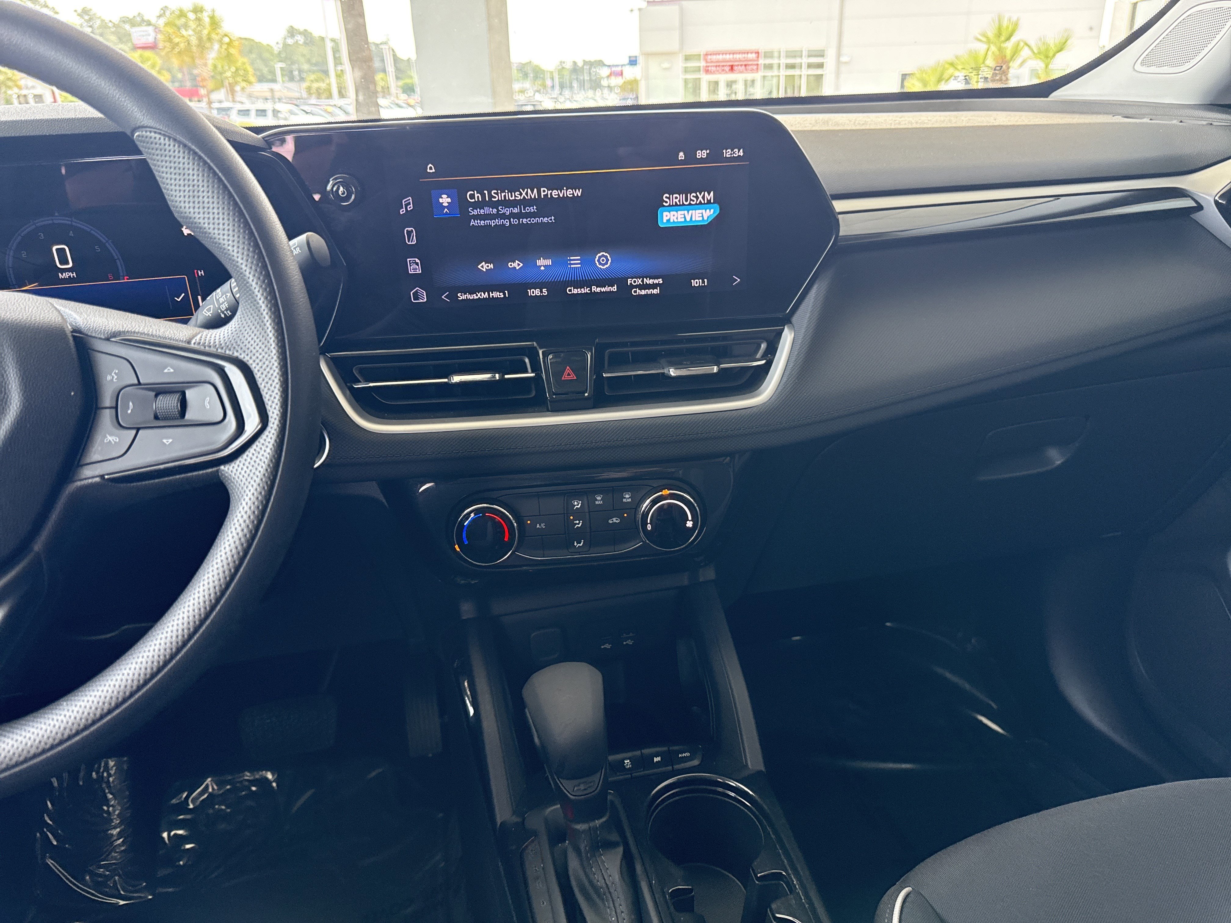 Used 2025 Chevrolet TrailBlazer LT AWD/4WD image 27