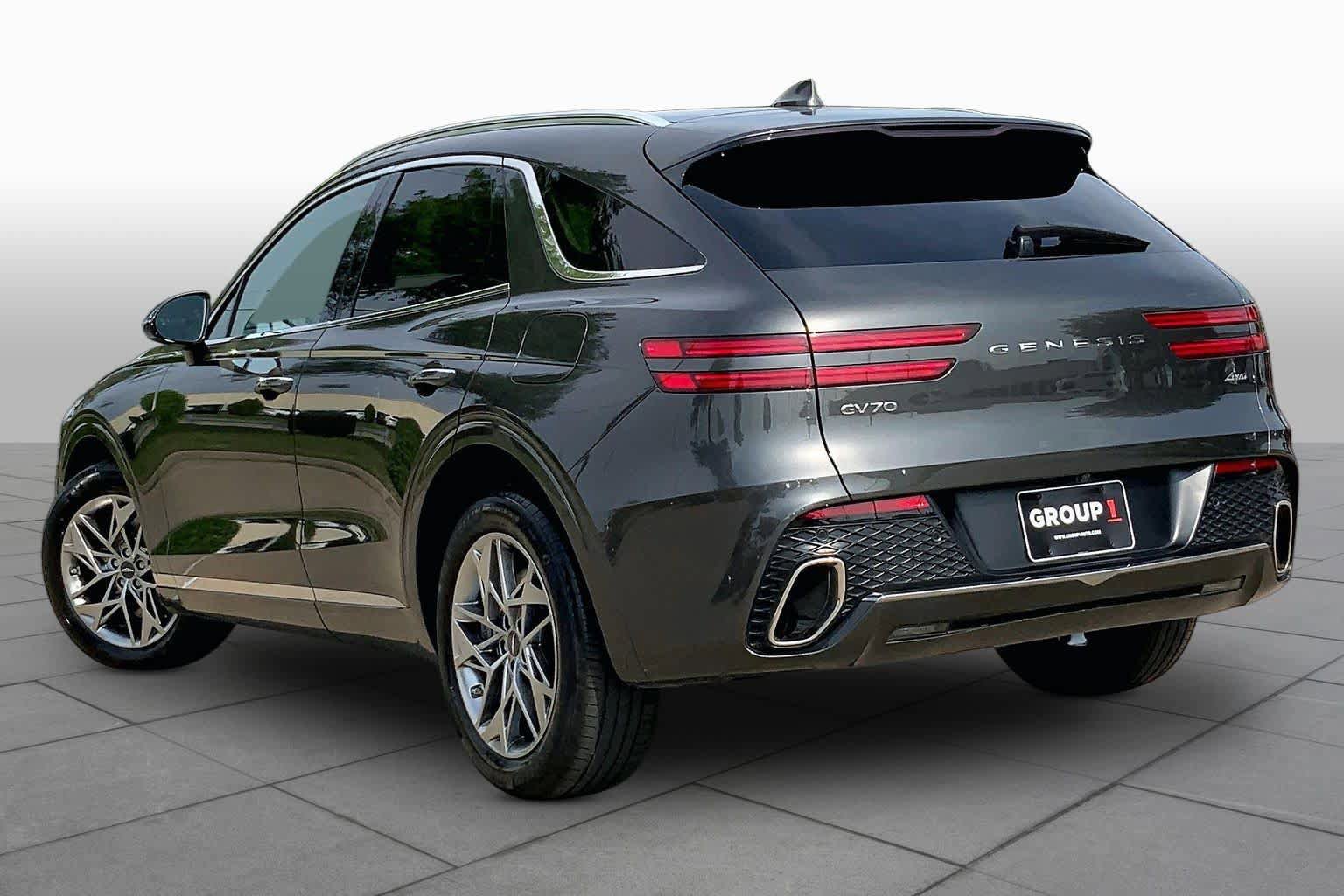 Used 2025 Genesis GV70 2.5T AWD/4WD image 12