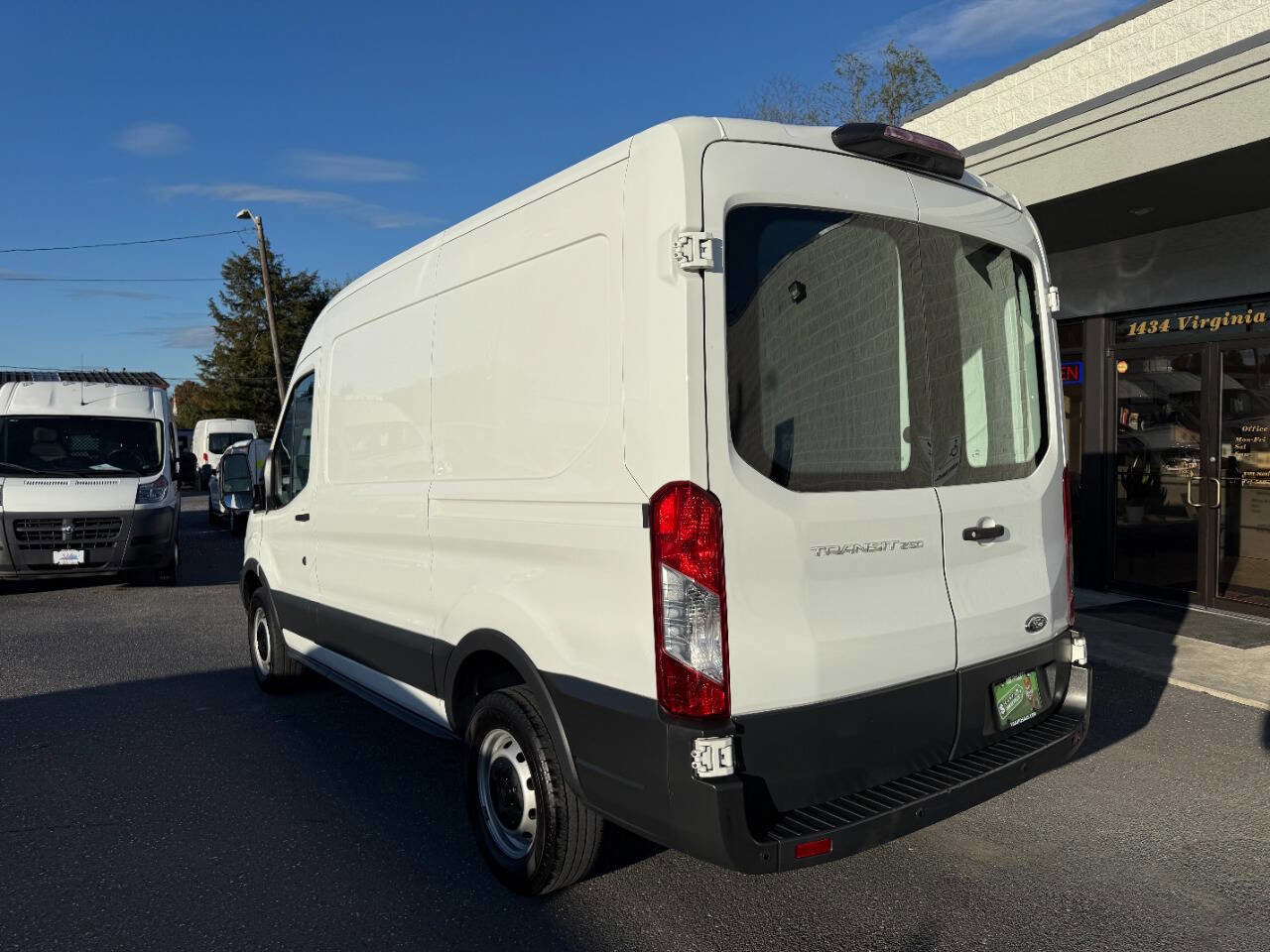 Used 2018 Ford Transit 250 130 Medium Roof image 2