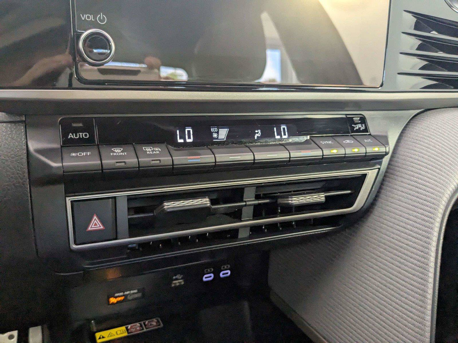 Certified 2025 Toyota Camry SE w/ Convenience Package FWD image 19