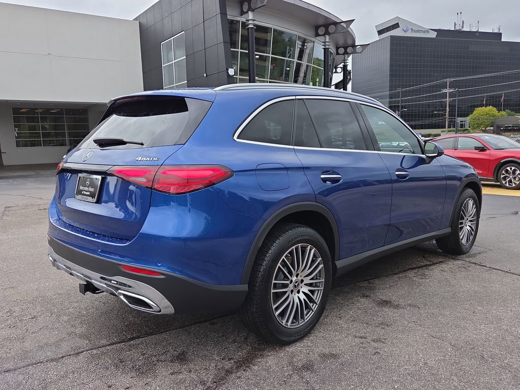 Used 2026 Mercedes-Benz GLC 300 4MATIC image 5
