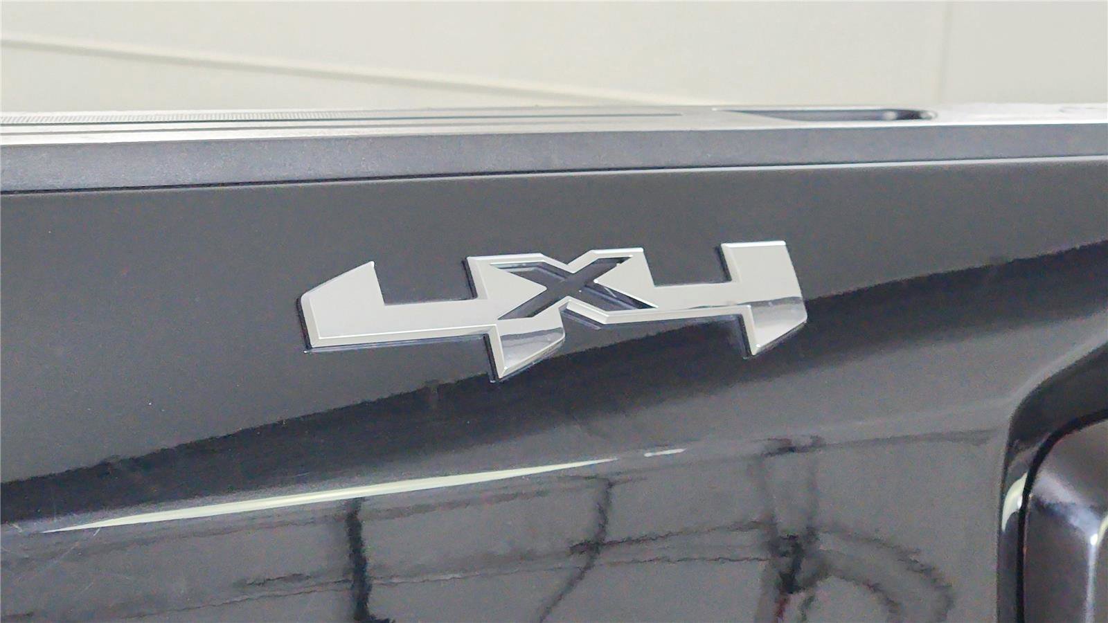 Used 2025 GMC Sierra 1500 SLT image 19