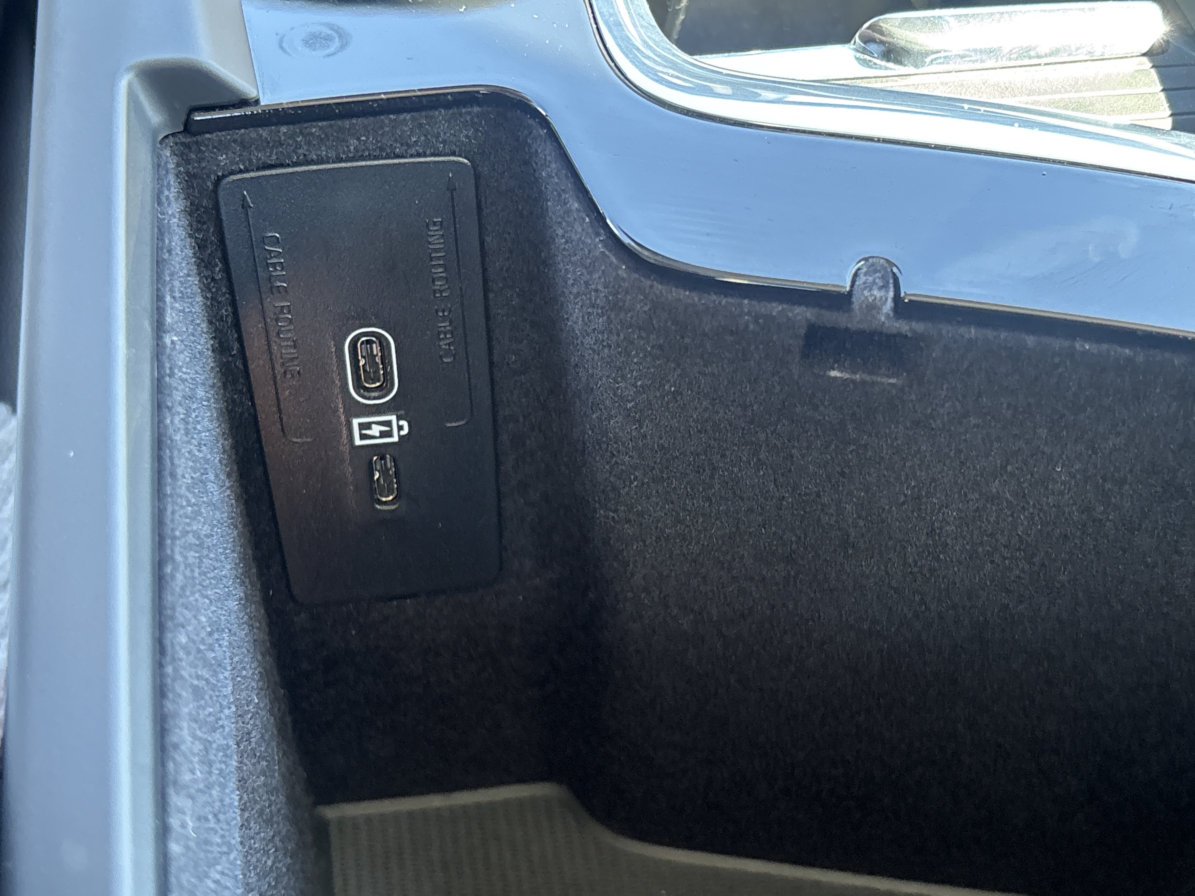 Used 2025 Volvo S60 B5 Core FWD image 41