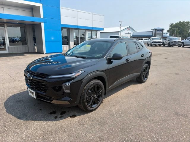 New 2026 Chevrolet Trax ACTIV w/ Driver Confidence Package FWD image 2