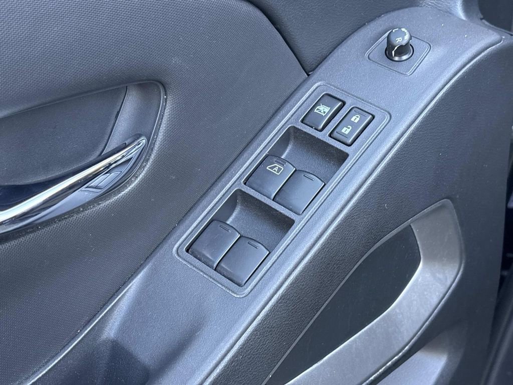 Used 2023 Nissan Frontier SV image 24