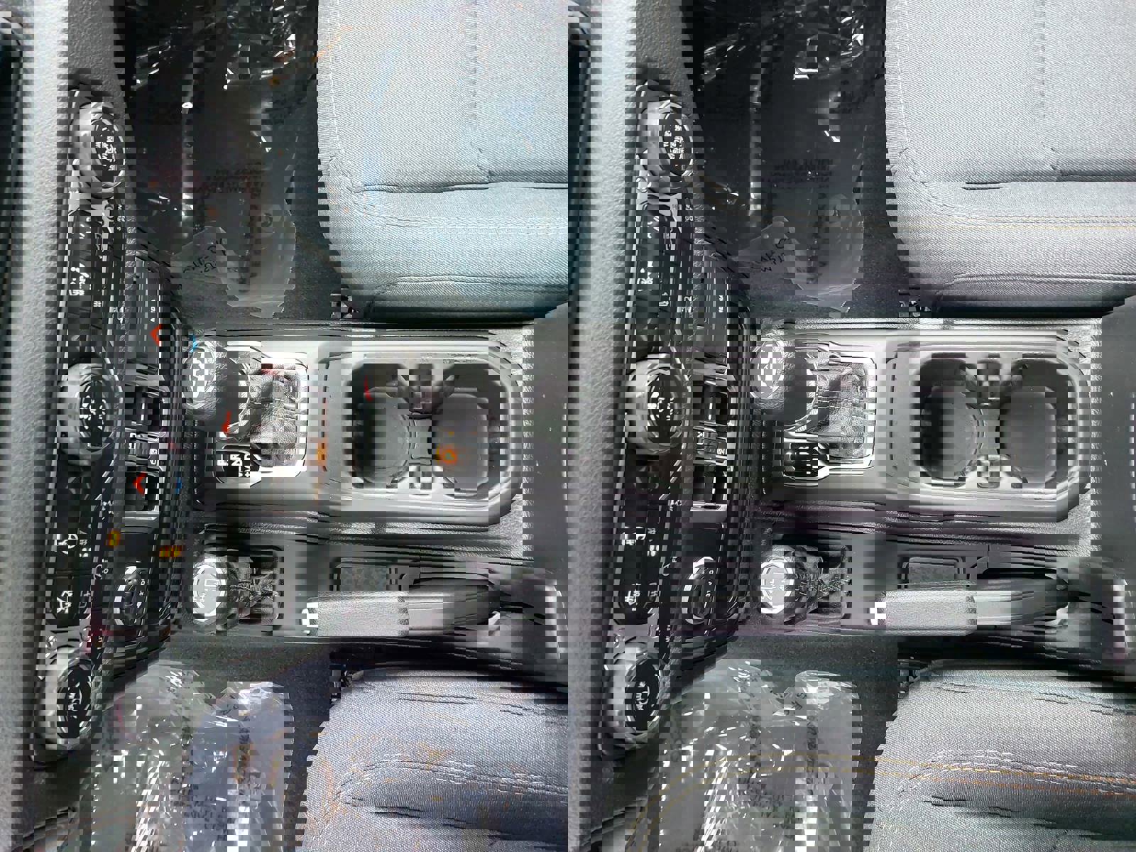 Used 2024 Jeep Wrangler Sport S image 24