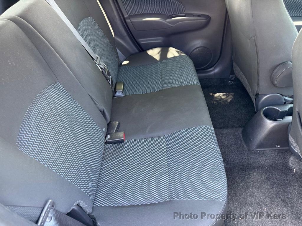 Used 2019 Nissan Versa Note SV FWD image 14
