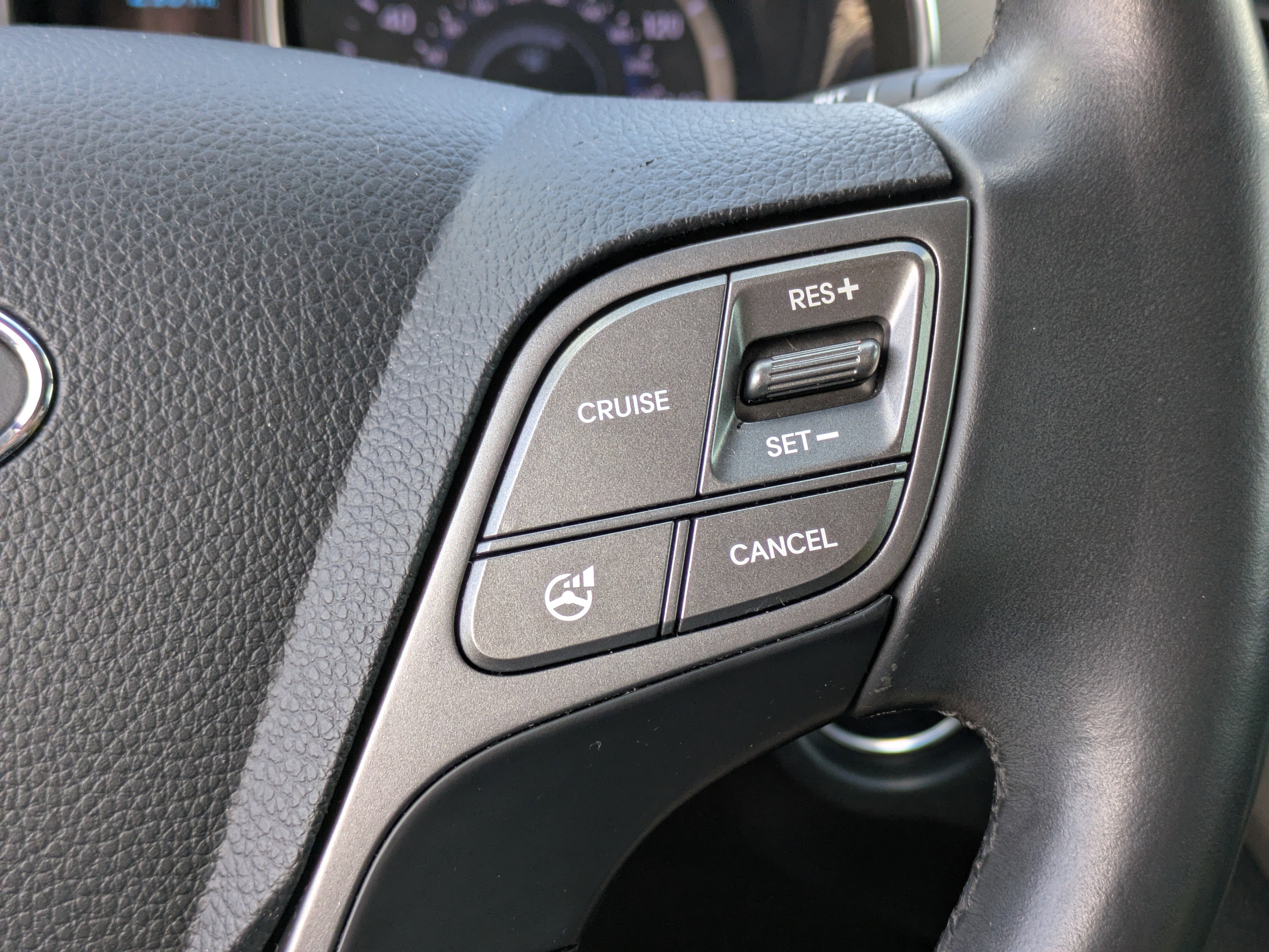 Used 2014 Hyundai Santa Fe Limited image 25