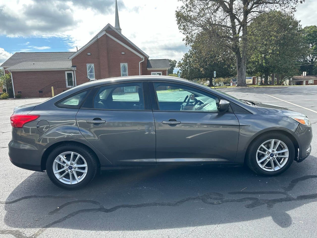 Used 2018 Ford Focus SE image 8