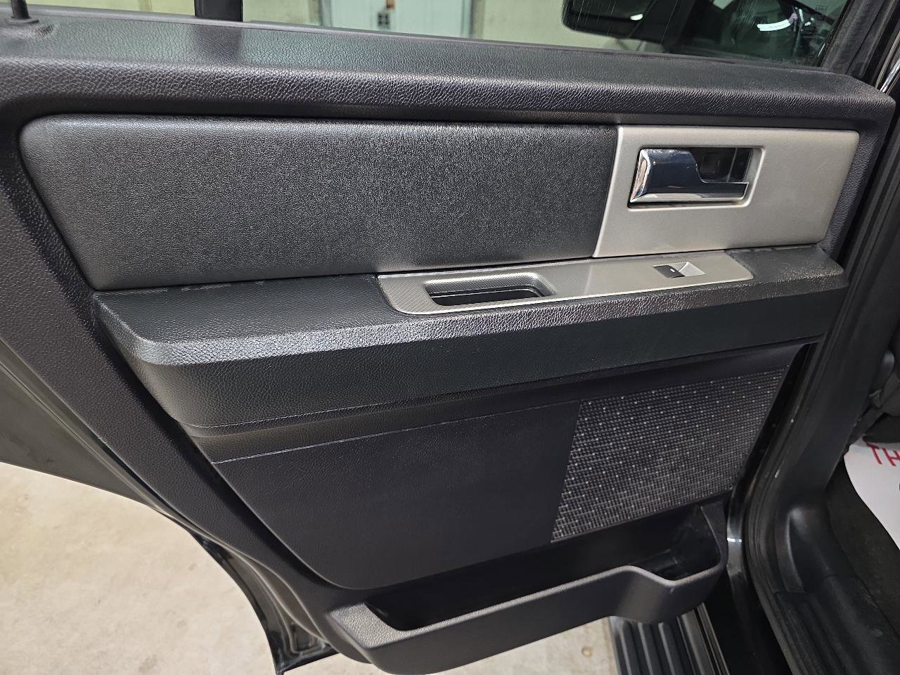 Used 2016 Ford Expedition XLT AWD/4WD image 27