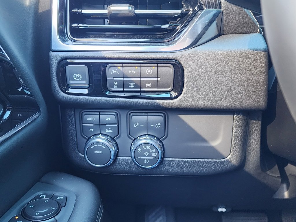 New 2026 GMC Yukon Elevation image 17