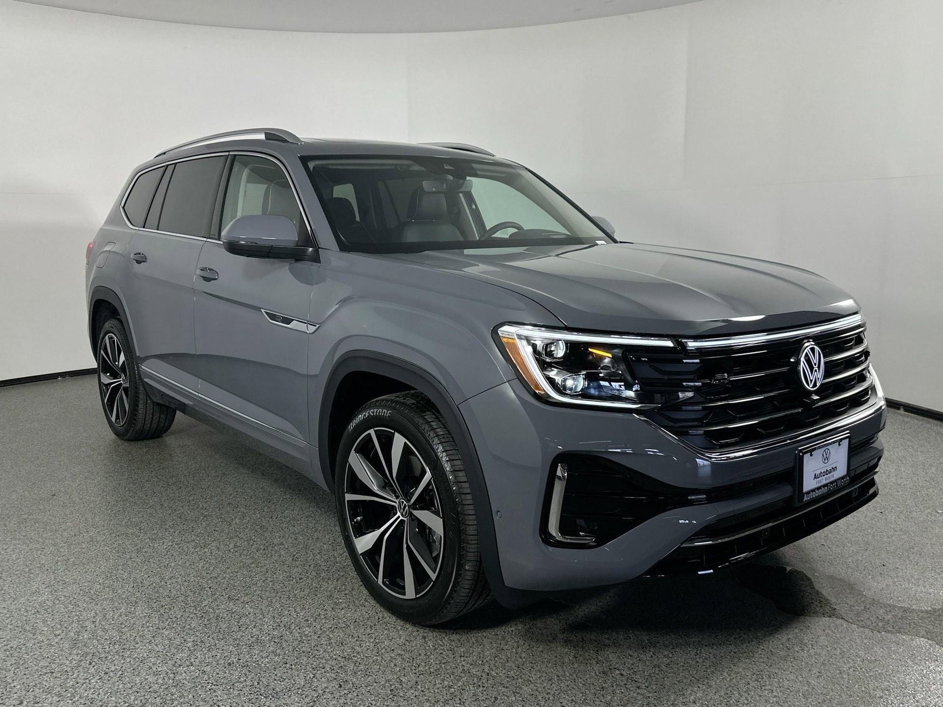 New 2026 Volkswagen Atlas SEL Premium R-Line image 3