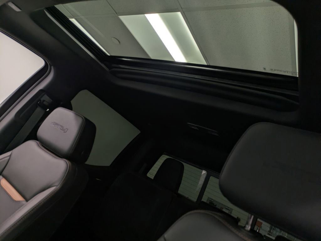 Used 2025 GMC Sierra 1500 AT4 w/ Technology Package image 22