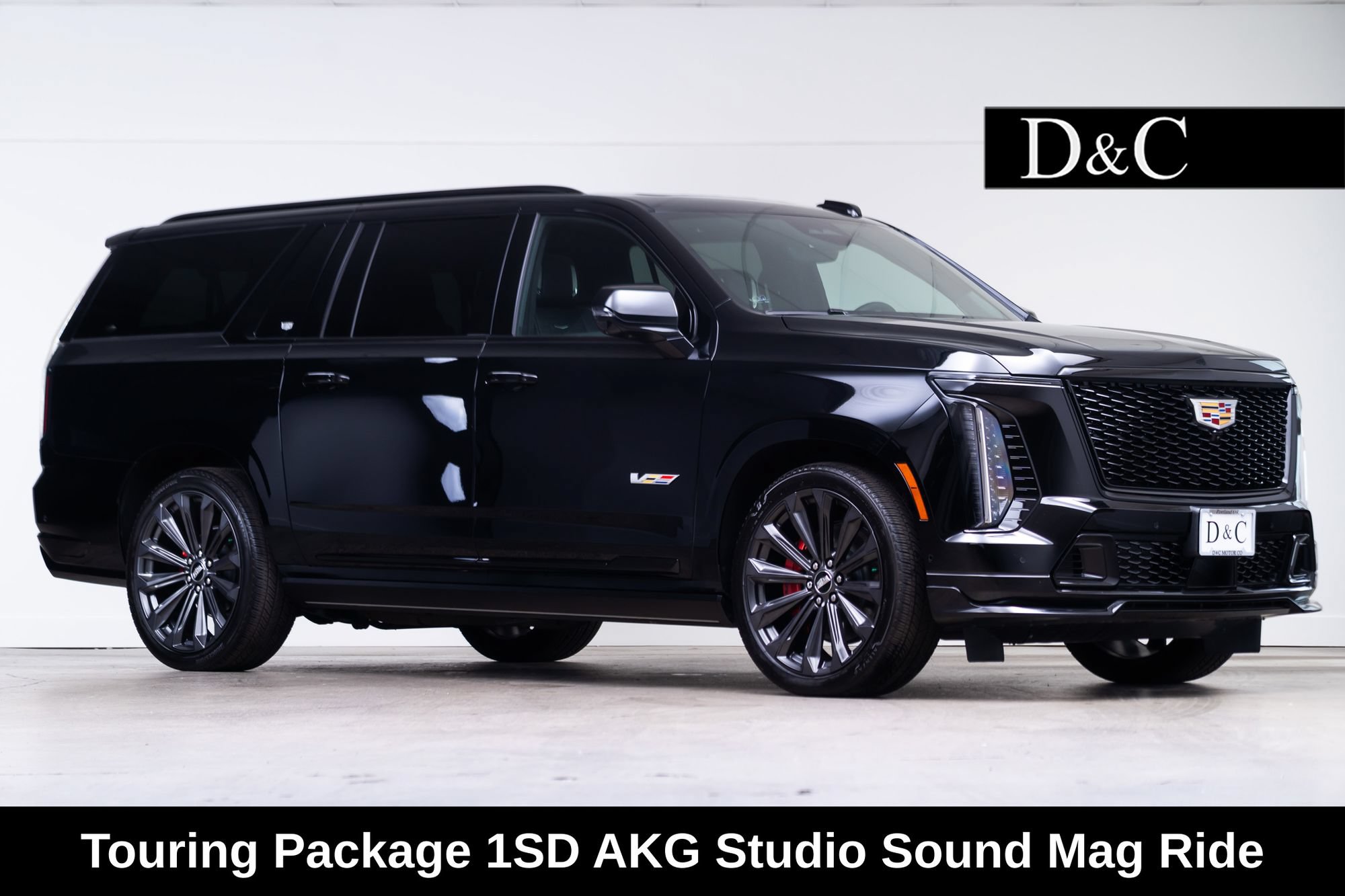 Used 2025 Cadillac Escalade ESV V AWD/4WD image 1