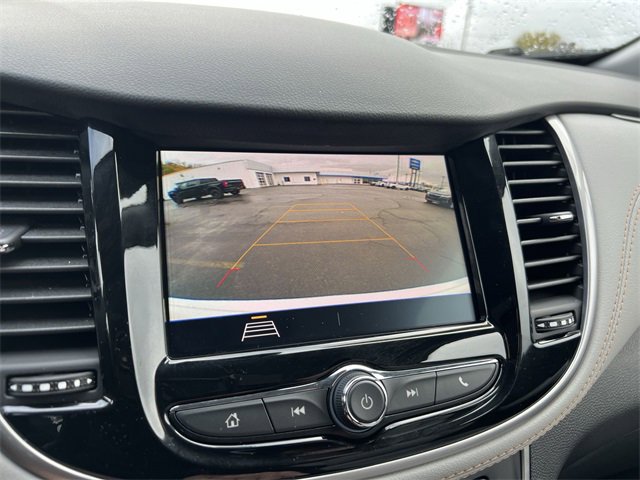 Used 2022 Chevrolet Trax LT w/ LT Convenience Package image 14