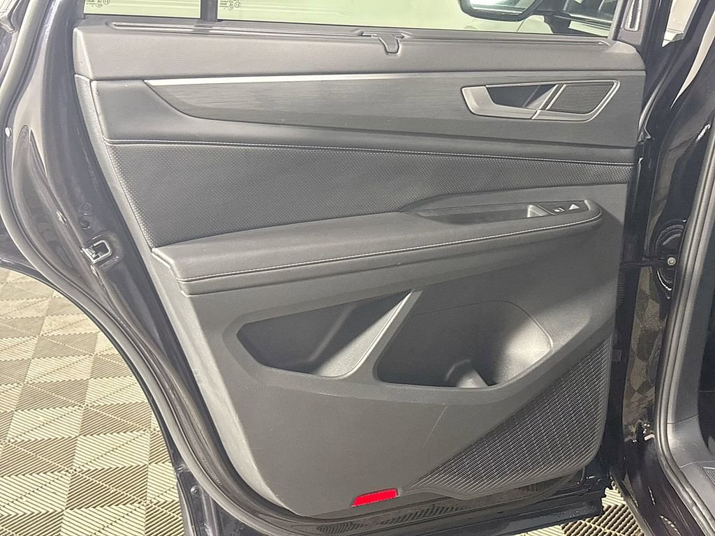 Certified 2024 Volkswagen Atlas Cross Sport SE image 18