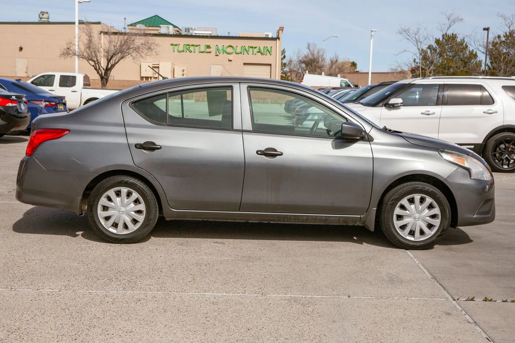 Used 2017 Nissan Versa S FWD image 4