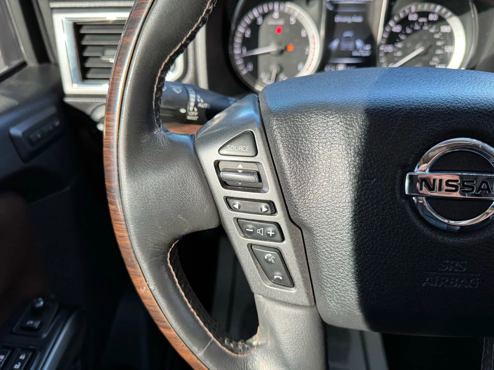 Used 2017 Nissan Titan Platinum Reserve image 26