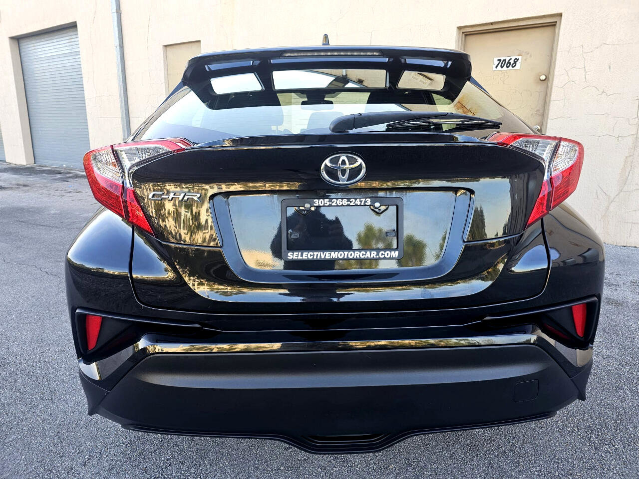 Used 2019 Toyota C-HR Limited image 18
