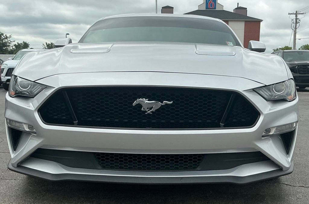 Used 2018 Ford Mustang GT RWD image 3