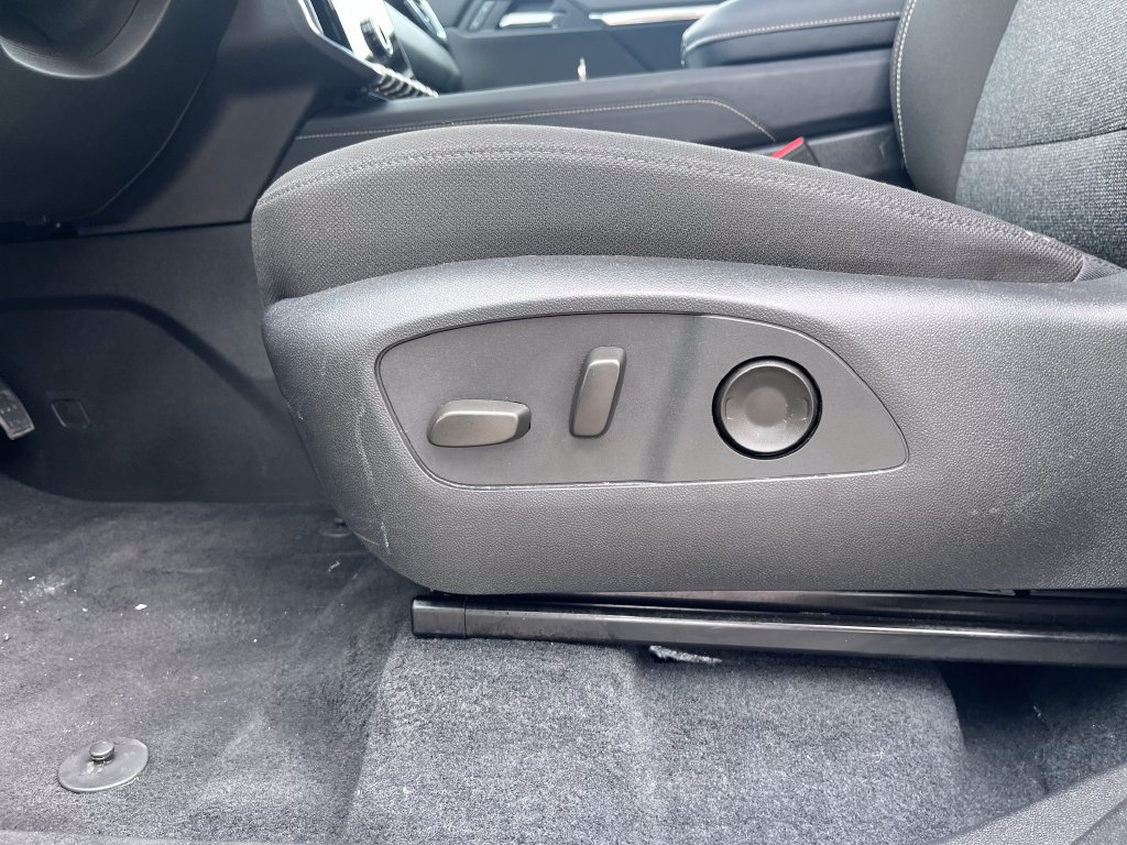 Used 2026 GMC Acadia Elevation FWD image 9