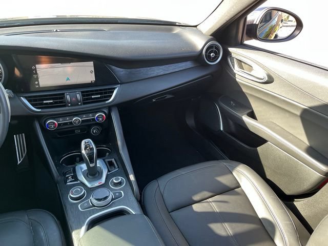 Used 2022 Alfa Romeo Giulia Sprint RWD image 13
