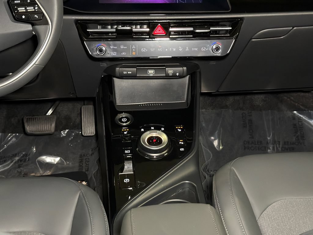 Certified 2024 Kia Niro Wind FWD image 21