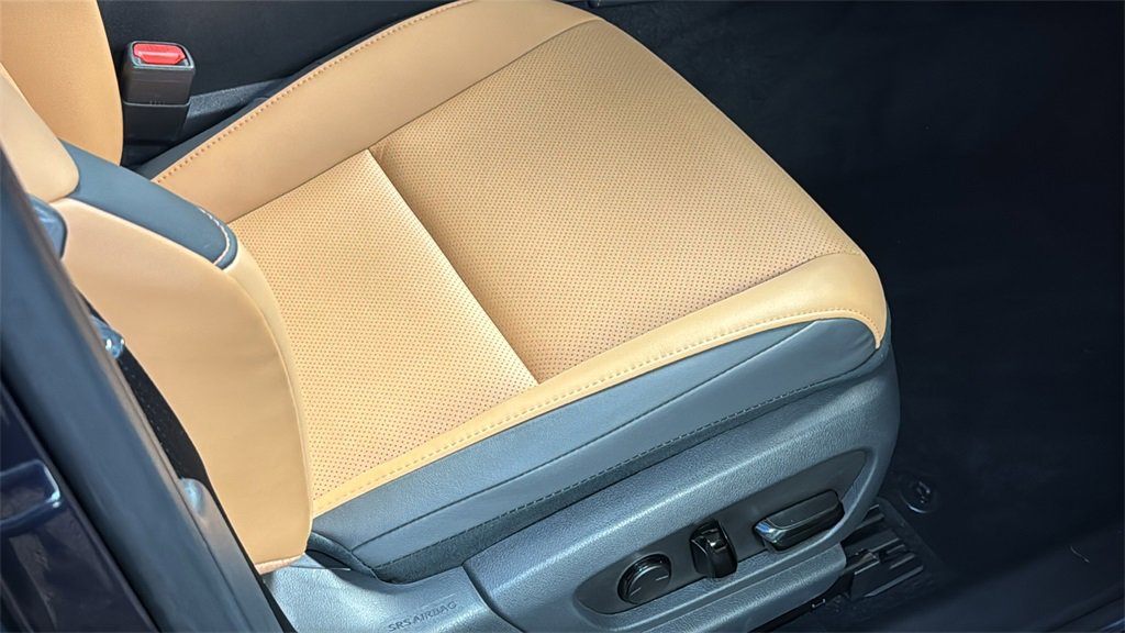 Used 2024 Lexus ES 350 w/ Premium Package image 12