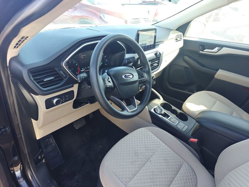 Used 2020 Ford Escape SE image 7