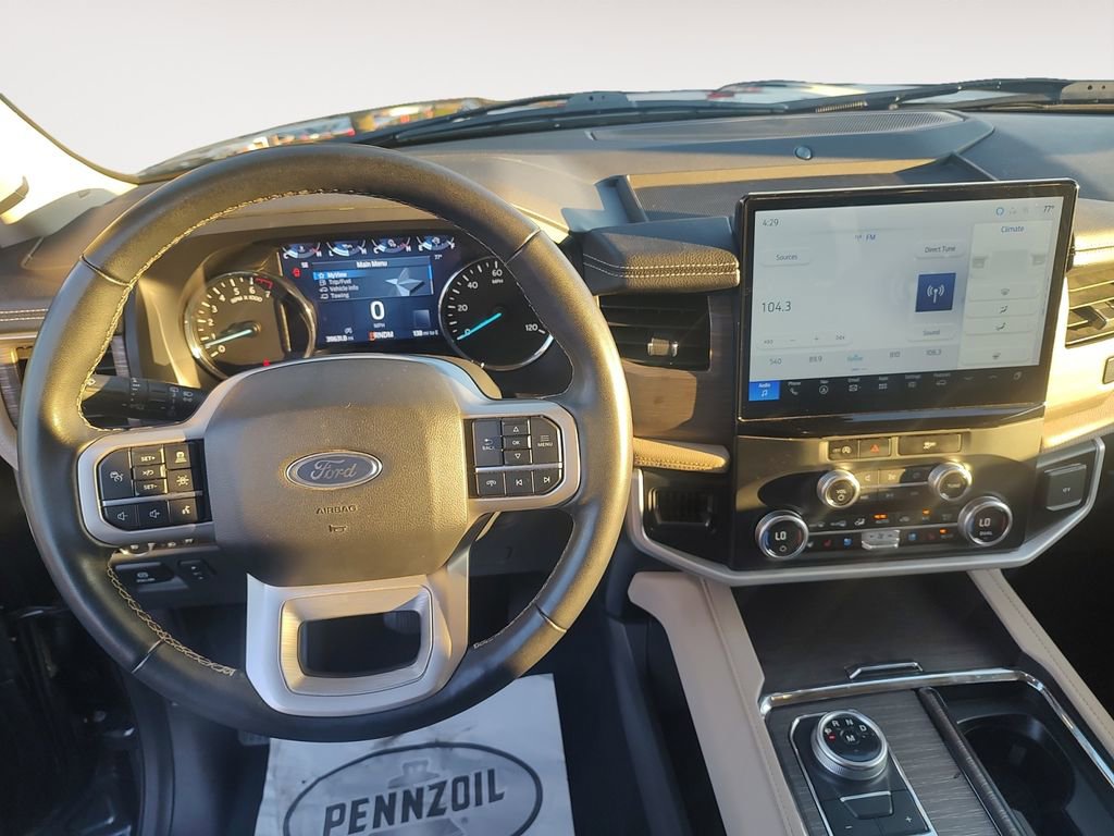 Used 2024 Ford Expedition Limited image 10