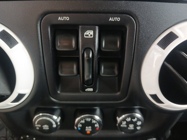 Used 2015 Jeep Wrangler Unlimited Sahara AWD/4WD image 33