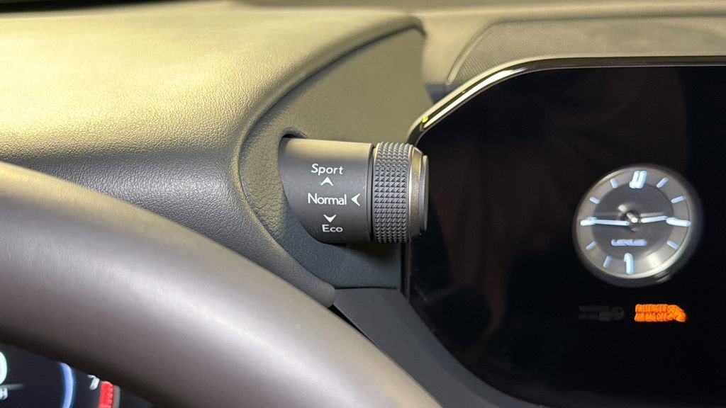 Certified 2025 Lexus ES 350 w/ Premium Package image 29