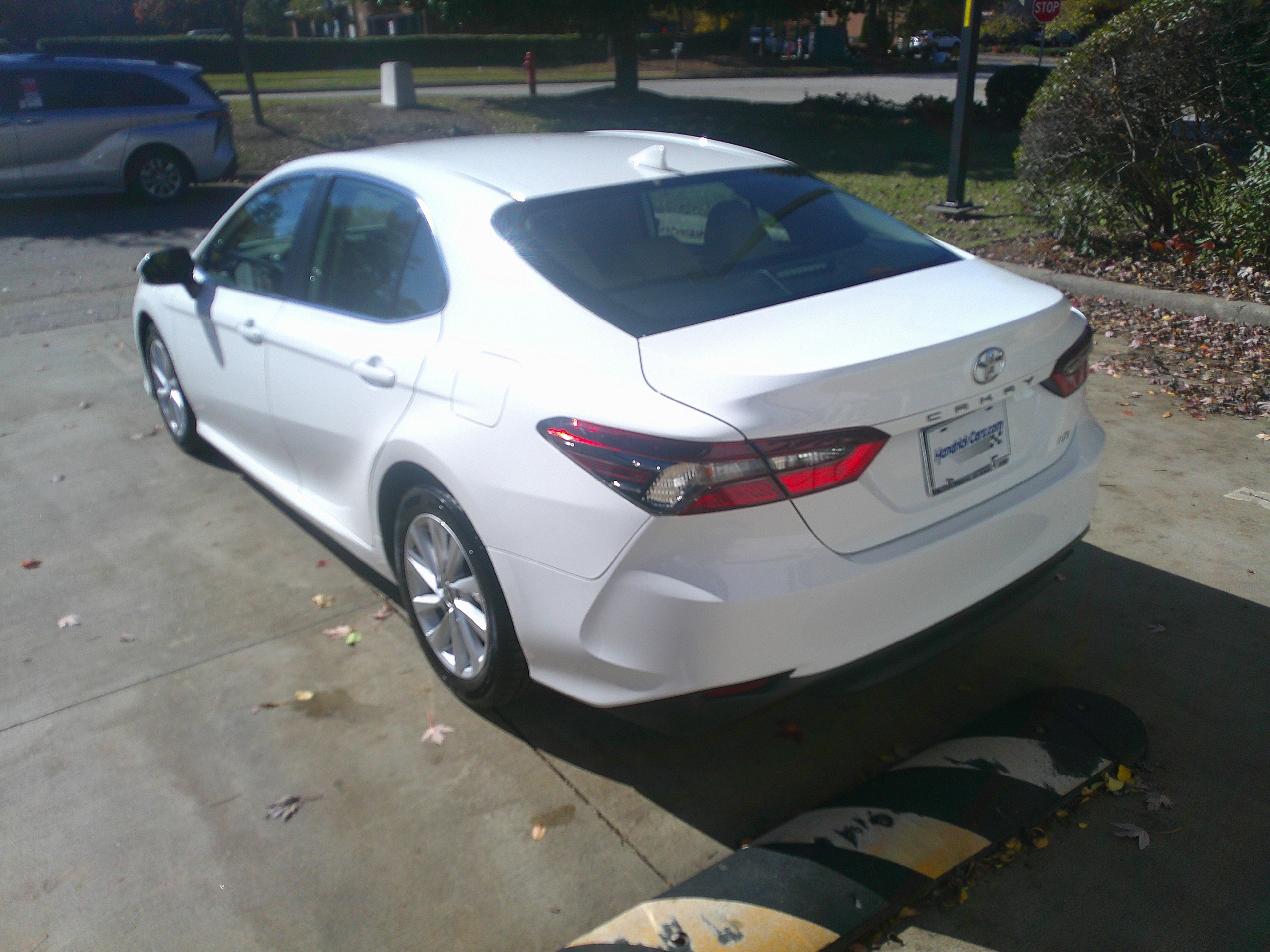 Used 2023 Toyota Camry LE image 9