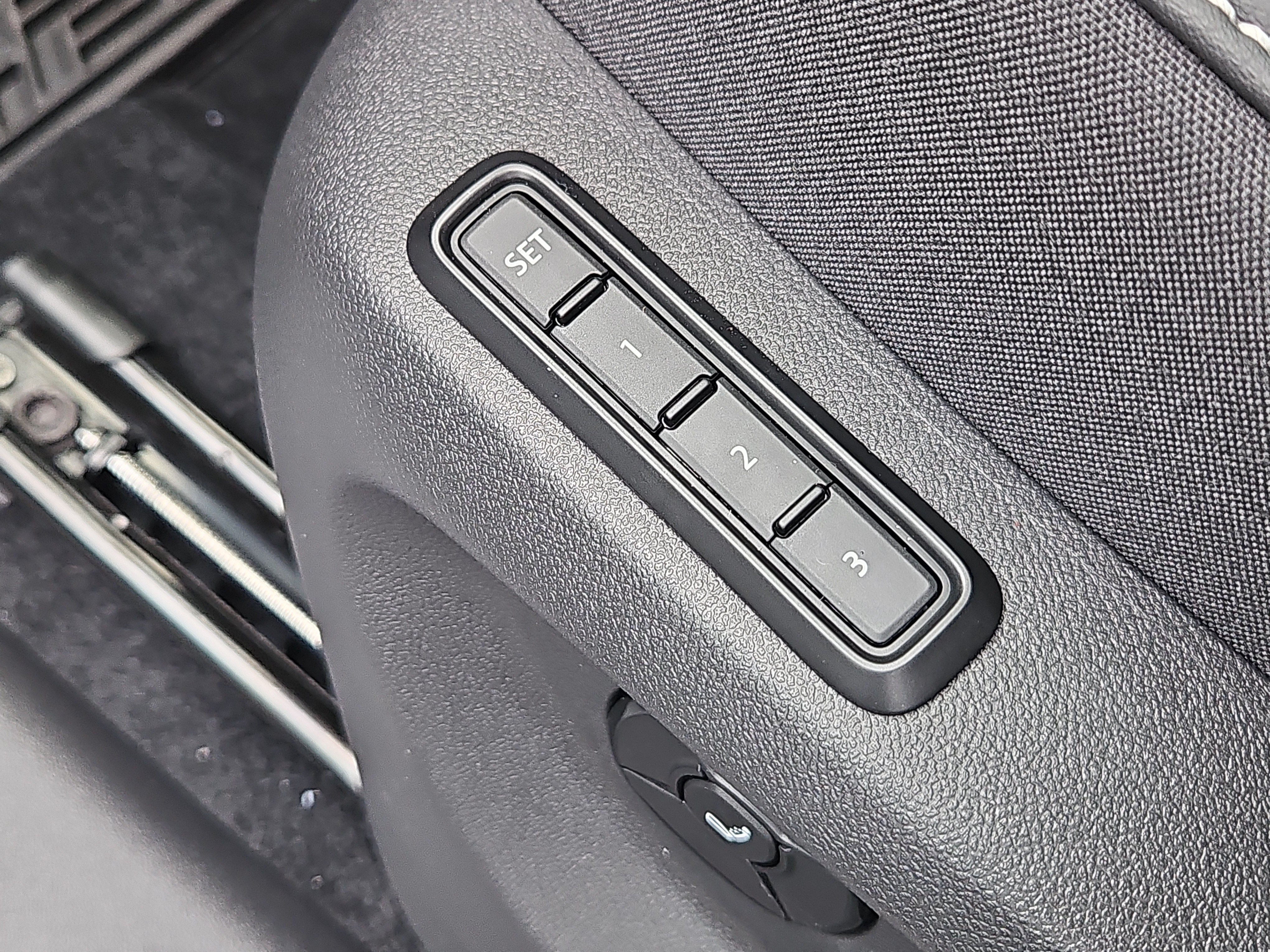 New 2026 Volkswagen Tiguan SEL R-Line AWD/4WD image 12